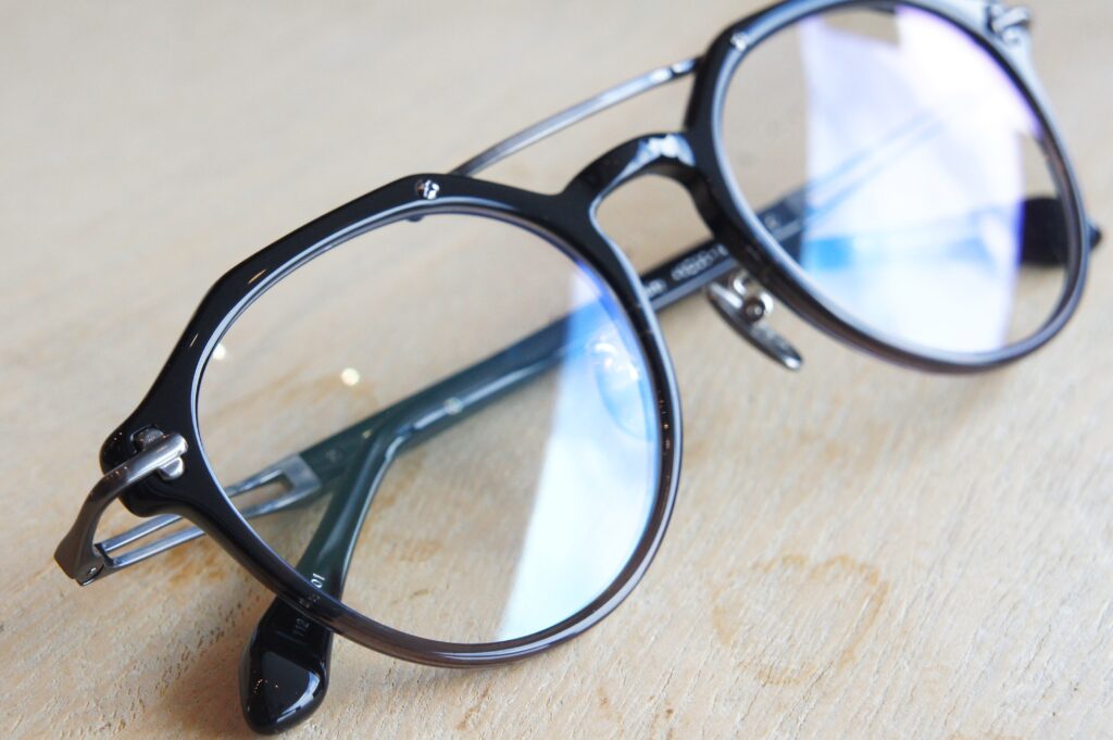 TAYLOR WITH RESPECTのvalley
右リムを手前にたたんだ際の写真