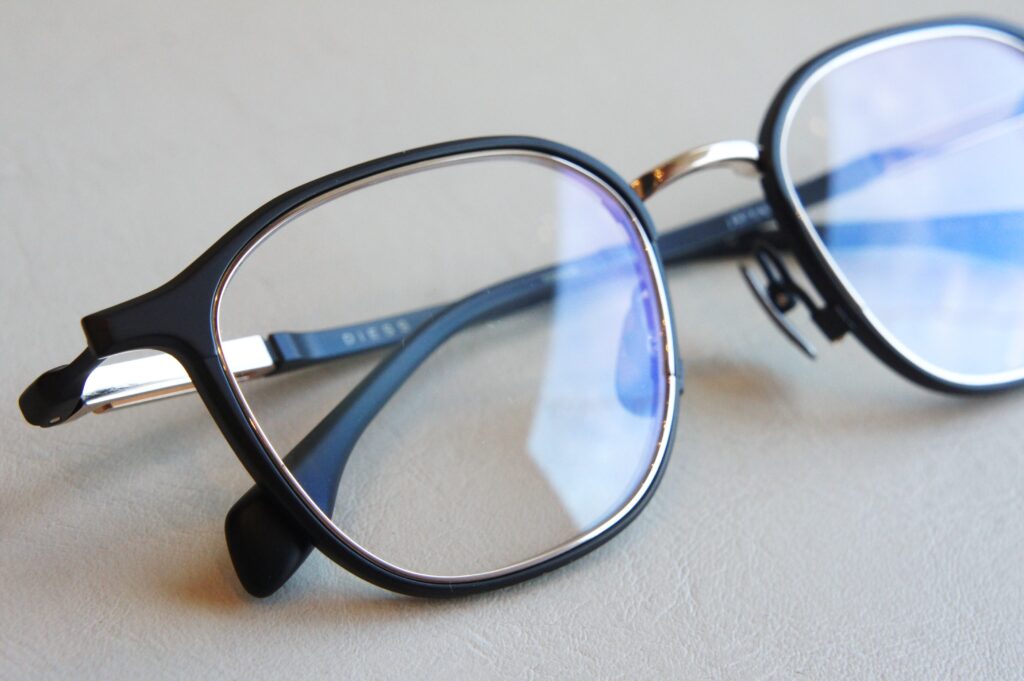 JD019 Col.1ブラック&ゴールド
右フロントフォーカス写真