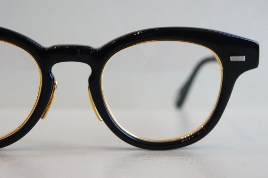 YUICHI TOYAMA.
U-128RS IND
Col.1 ブラック/ゴールド
左フロントフォーカス写真