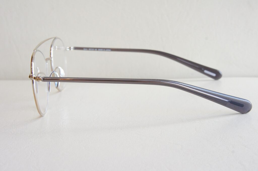 YUICHI TOYAMA
U-177 Col.3
横から見た写真