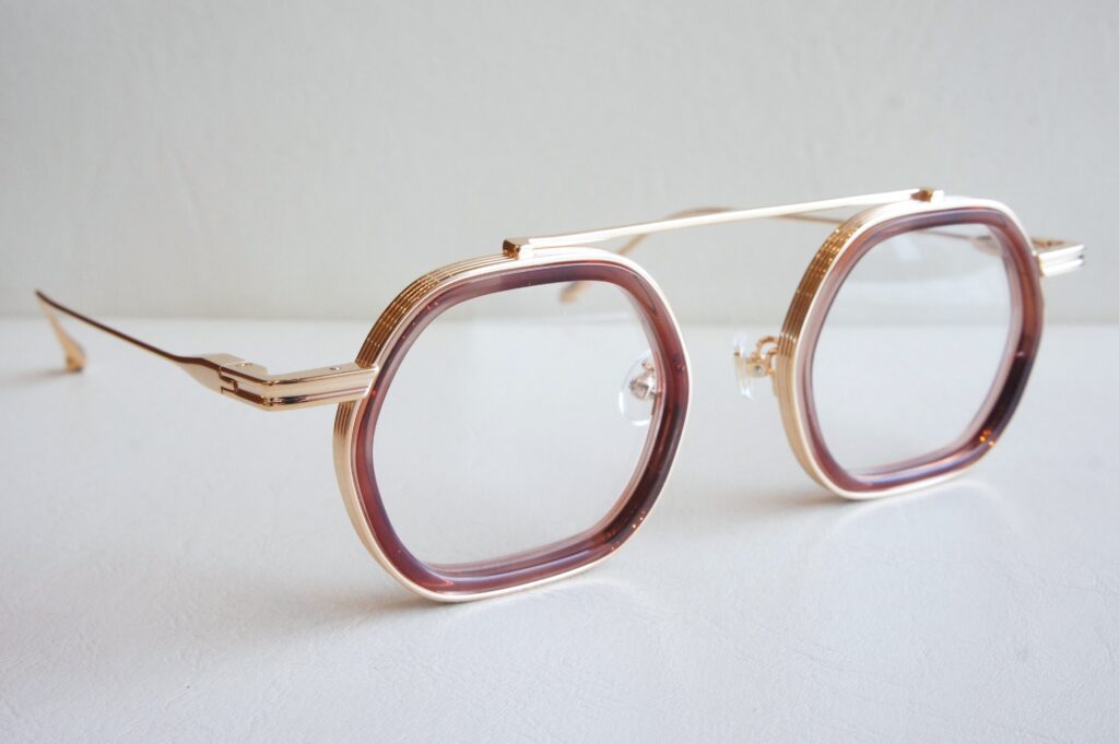 Tricot01 カラー5を斜めからみた全体写真。