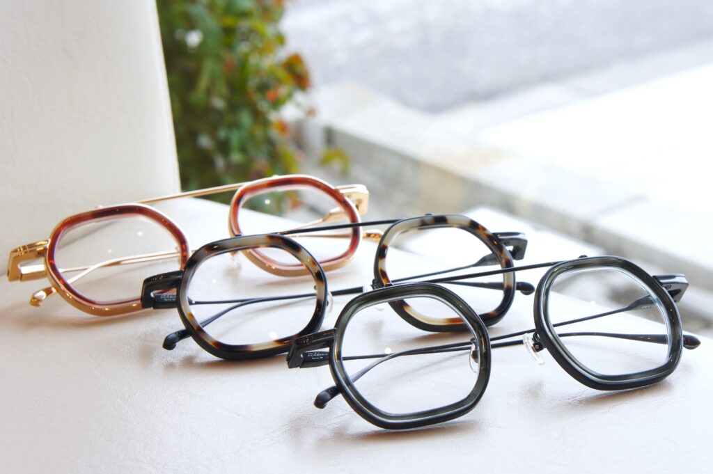 Tricot01が3つ並んだ写真。上からカラー5、カラー6、カラー8